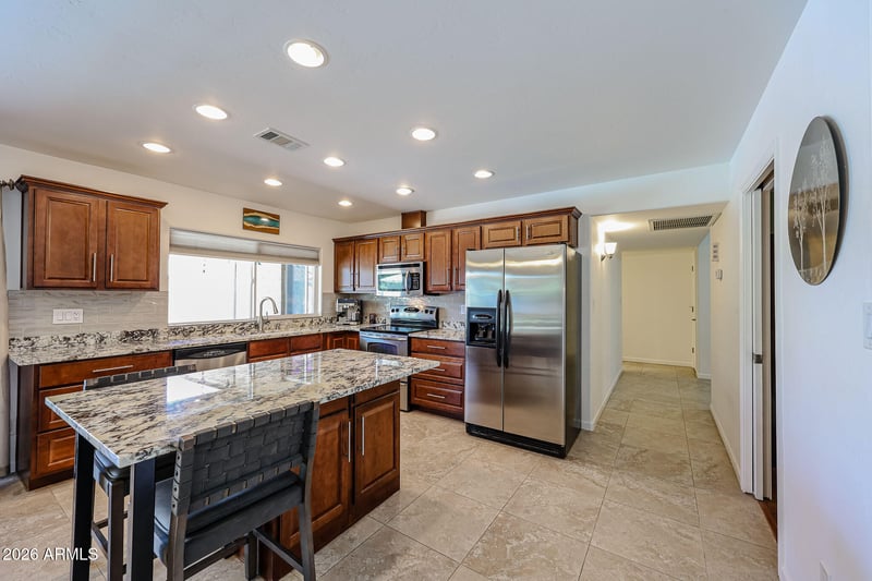 5020 Ironwood Dr, Glendale, AZ 85302