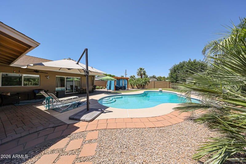 5020 Ironwood Dr, Glendale, AZ 85302