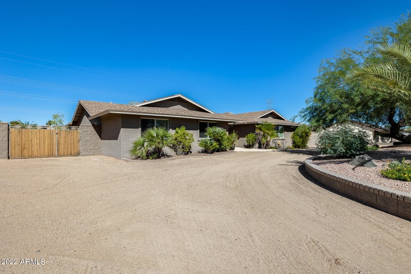 5020 W Saguaro Park Ln, Glendale, AZ 85310