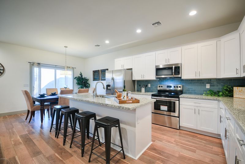 5021 S 11th Pl, Phoenix, AZ 85040