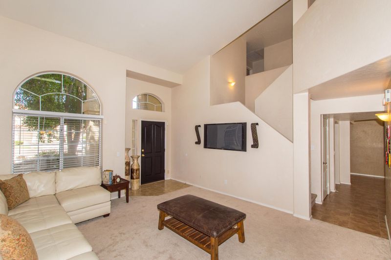 5023 E Vaughn Dr, Phoenix, AZ 85044