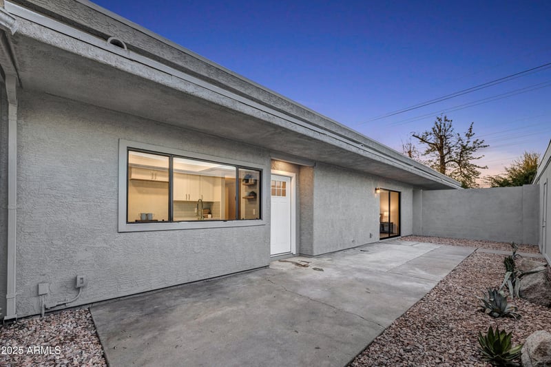 5024 New World Dr, Glendale, AZ 85302
