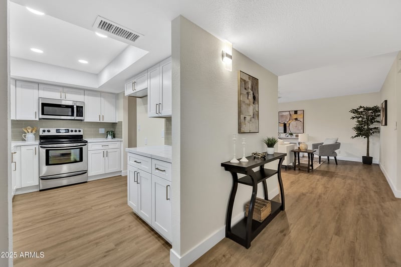 5024 New World Dr, Glendale, AZ 85302