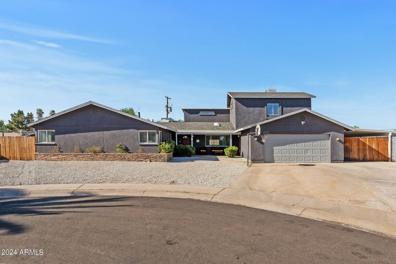 5025 N 64th Ln, Glendale, AZ 85301