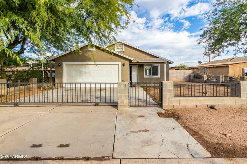 5025 S 35th Dr, Phoenix, AZ 85041