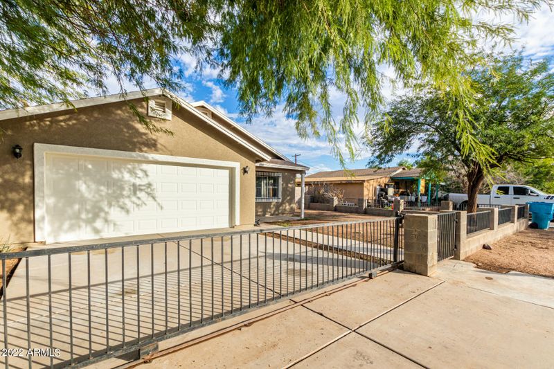5025 S 35th Dr, Phoenix, AZ 85041