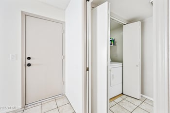 5026 Gelding Dr, Glendale, AZ 85306
