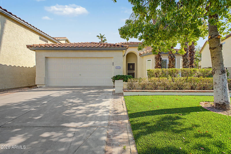 5027 E Vaughn Dr, Phoenix, AZ 85044
