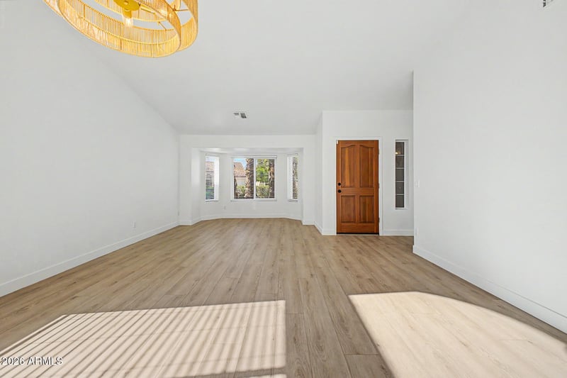 5027 E Vaughn Dr, Phoenix, AZ 85044