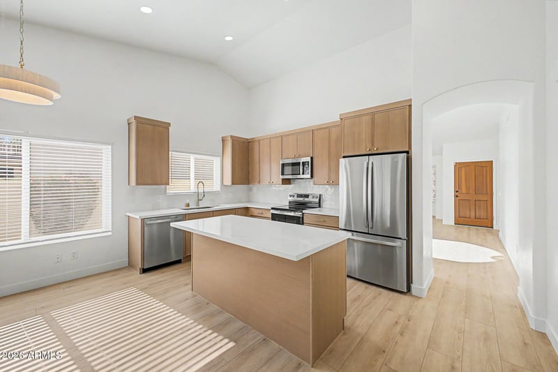 5027 E Vaughn Dr, Phoenix, AZ 85044