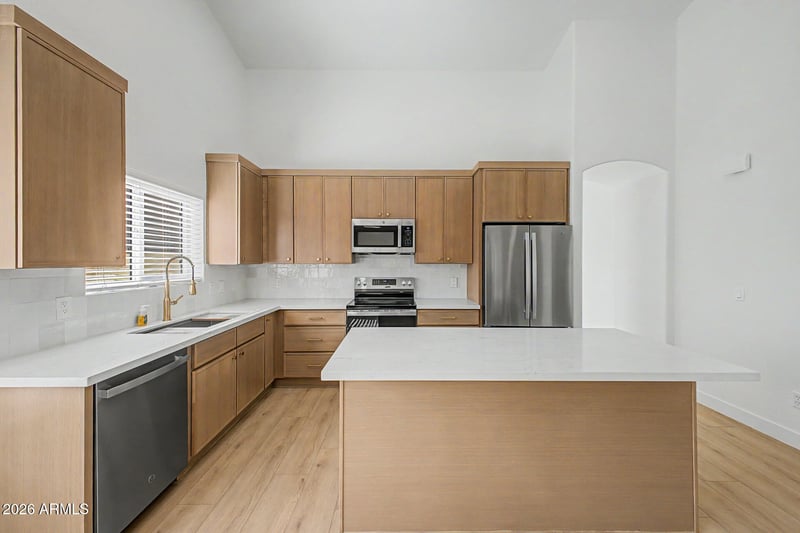 5027 E Vaughn Dr, Phoenix, AZ 85044
