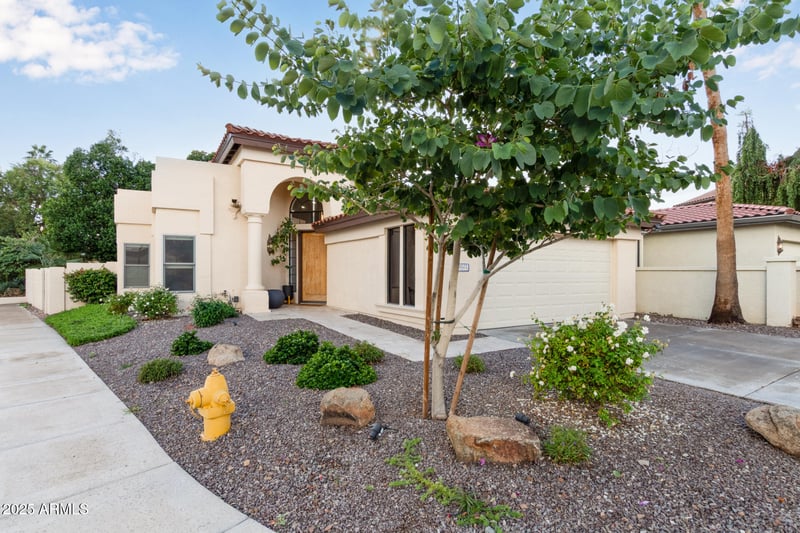 5027 La Mirada Way, Phoenix, AZ 85044