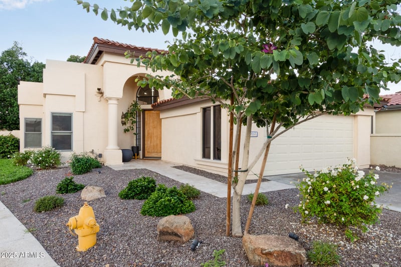 5027 La Mirada Way, Phoenix, AZ 85044