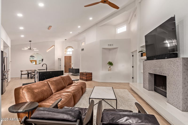 5027 La Mirada Way, Phoenix, AZ 85044