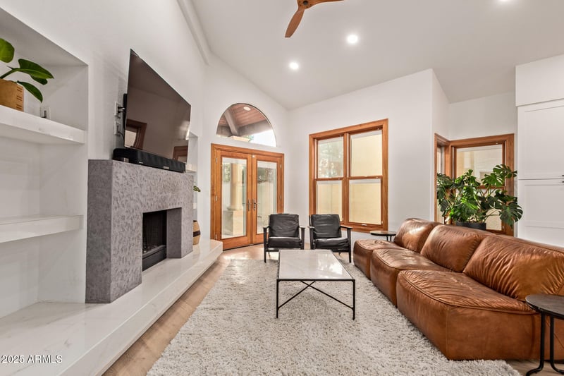 5027 La Mirada Way, Phoenix, AZ 85044