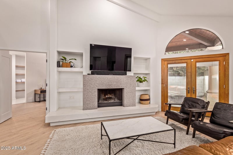 5027 La Mirada Way, Phoenix, AZ 85044