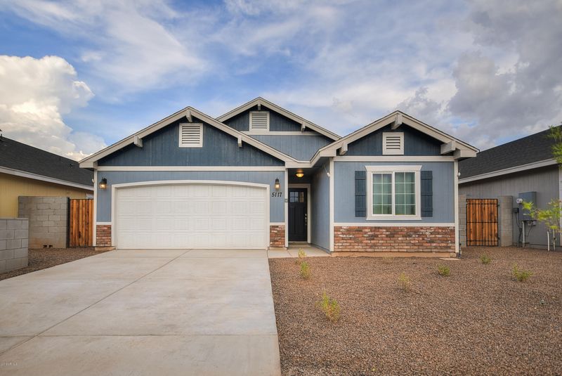 5027 S 11th St, Phoenix, AZ 85040