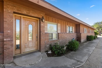5027 W Soft Wind Dr, Glendale, AZ 85310
