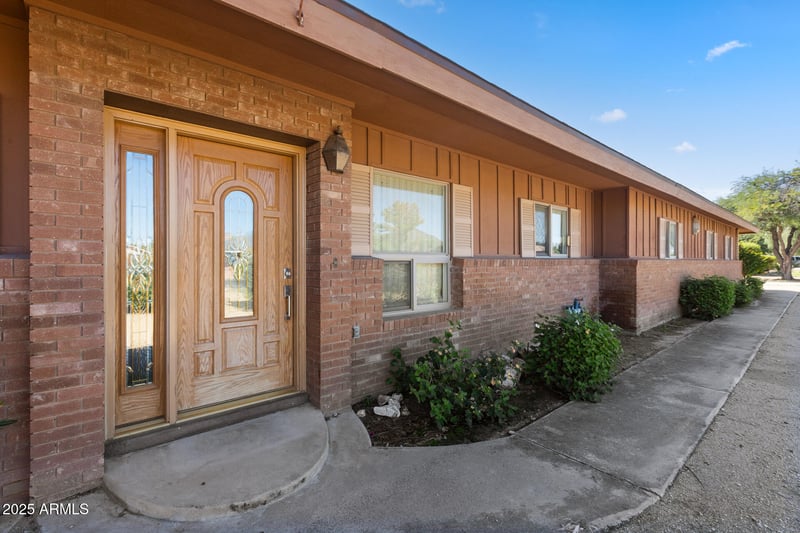 5027 W Soft Wind Dr, Glendale, AZ 85310