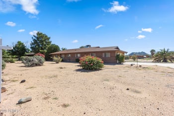 5027 W Soft Wind Dr, Glendale, AZ 85310