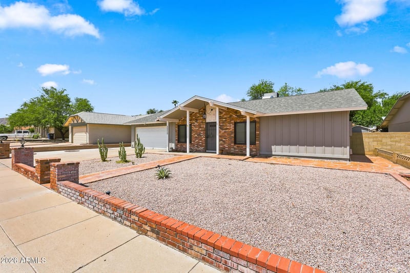 5028 Shomi St, Phoenix, AZ 85044