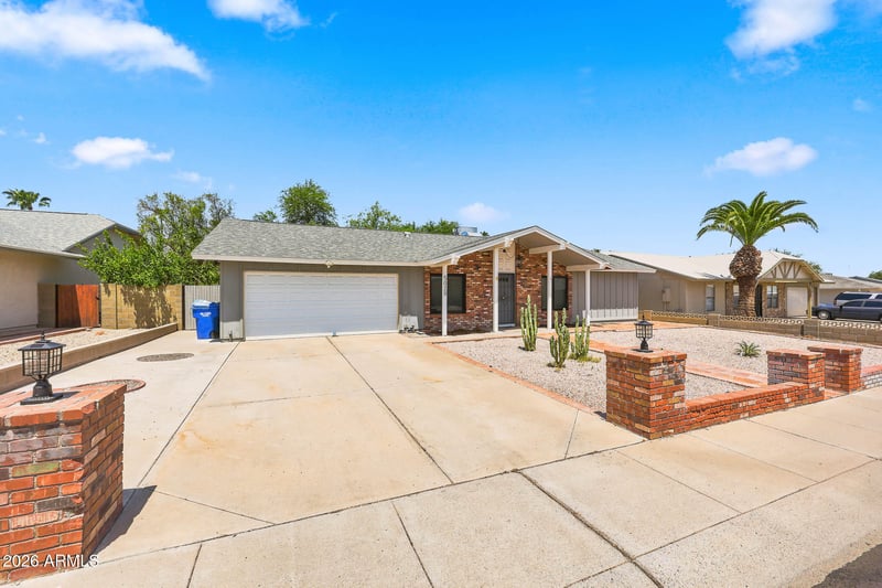 5028 Shomi St, Phoenix, AZ 85044