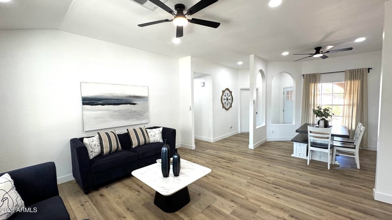 5028 102nd Ave, Glendale, AZ 85307