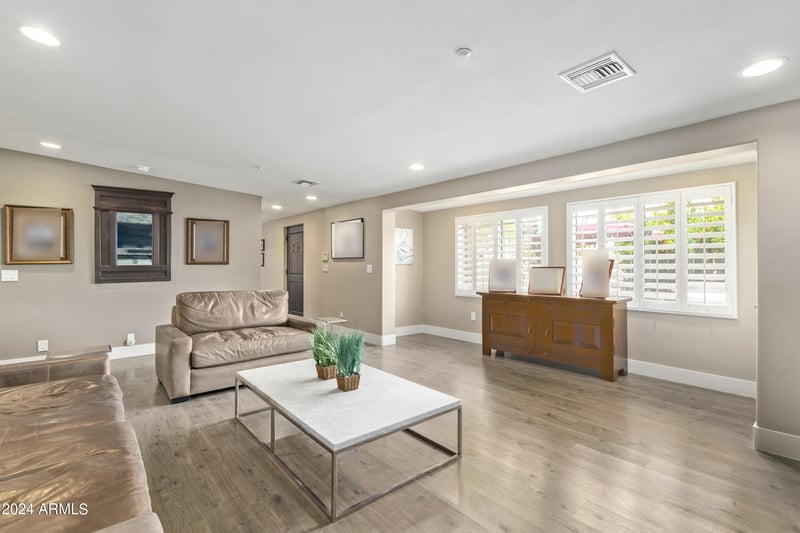 5028 Scottsdale Rd, Paradise Valley, AZ 85253