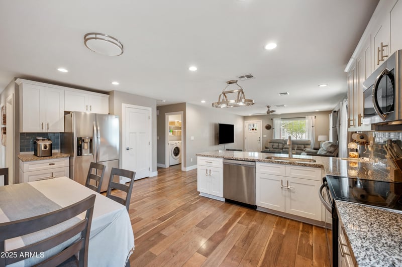 5029 11th Pl, Phoenix, AZ 85040