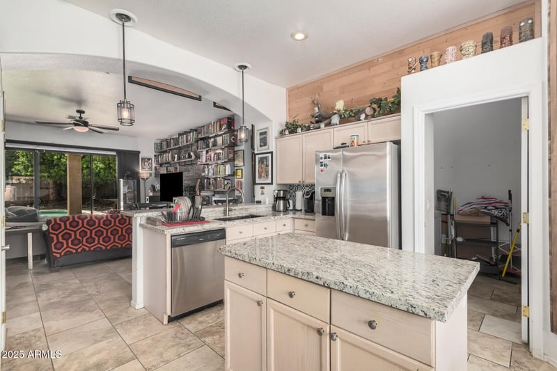 503 Helena Dr, Phoenix, AZ 85023