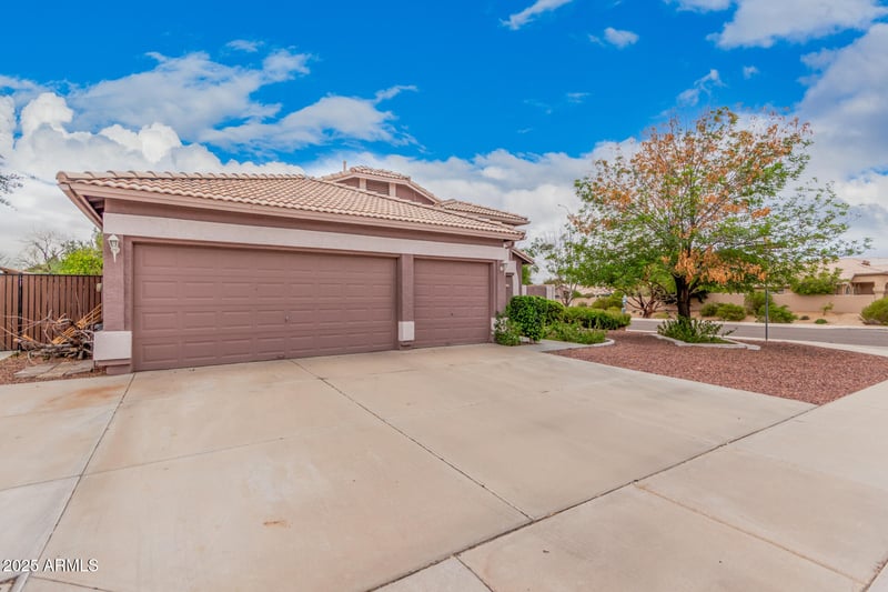 5031 Ivanhoe St, Chandler, AZ 85226