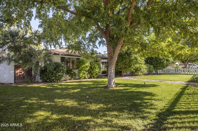 5038 E Earll Dr, Phoenix, AZ 85018