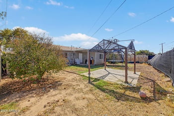 5038 W Tuckey Ln, Glendale, AZ 85301