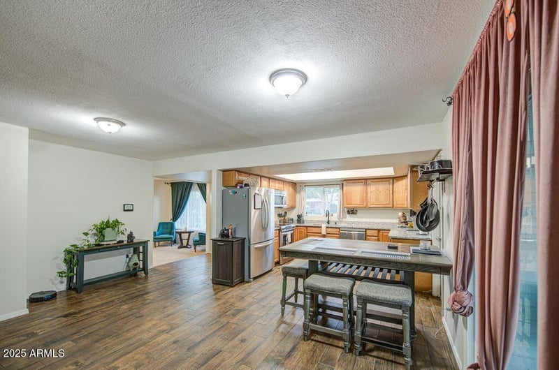 5039 Mercer Ln, Glendale, AZ 85304