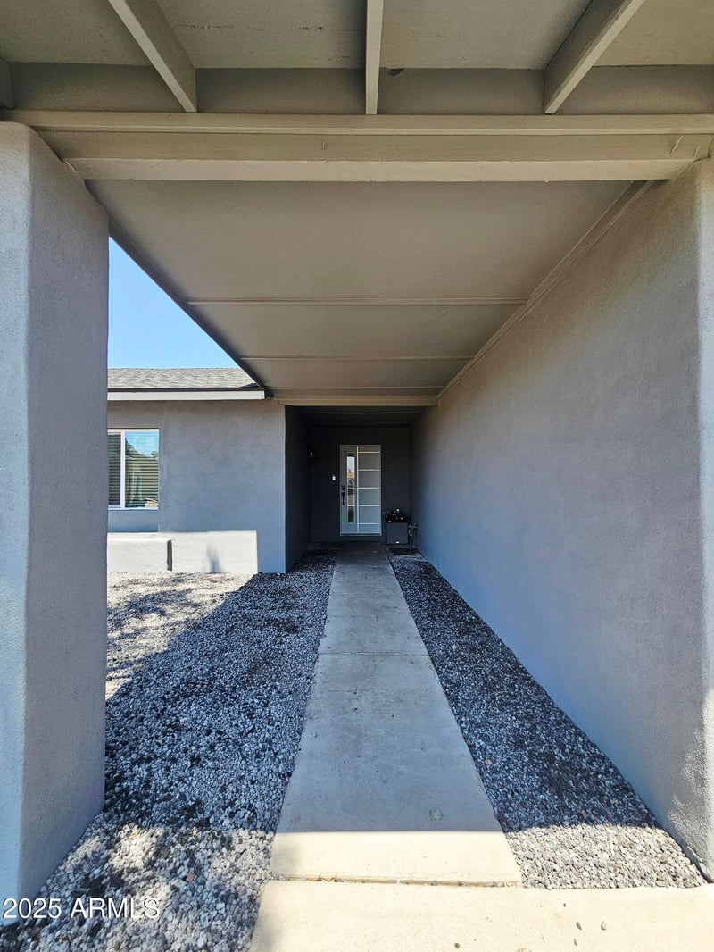 5040 69th Dr, Glendale, AZ 85303