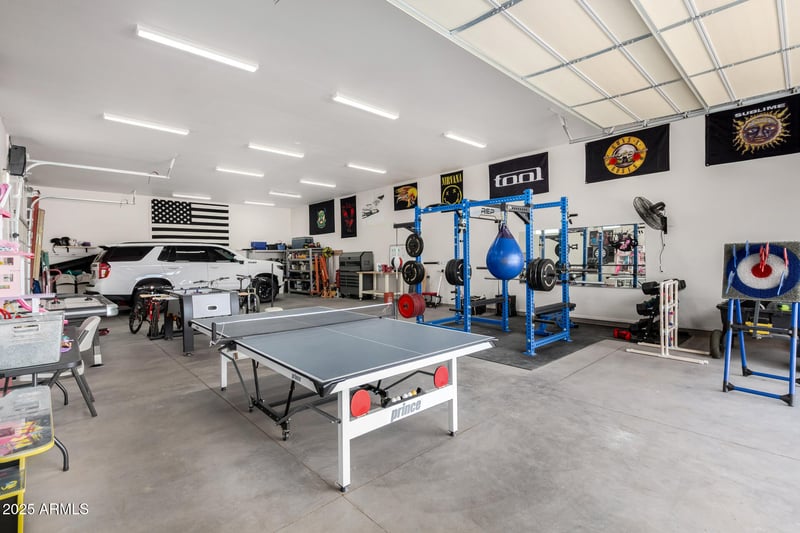 5040 Misty Willow Ln, Glendale, AZ 85310