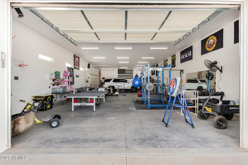 5040 Misty Willow Ln, Glendale, AZ 85310