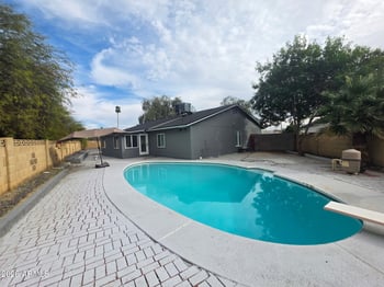5040 69th Dr, Glendale, AZ 85303