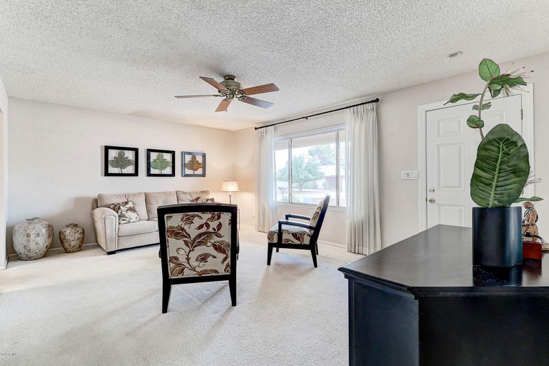 5042 E Summer Moon Ln, Phoenix, AZ 85044