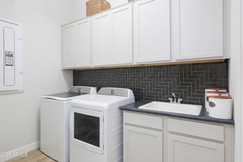 5042 Capistrano Ave, Laveen, AZ 85339