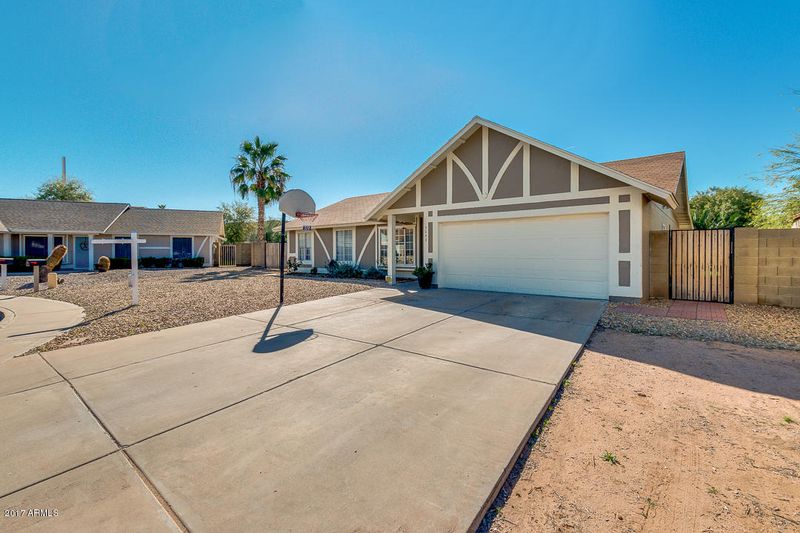 5043 E Fairbrook Cir, Mesa, AZ 85205