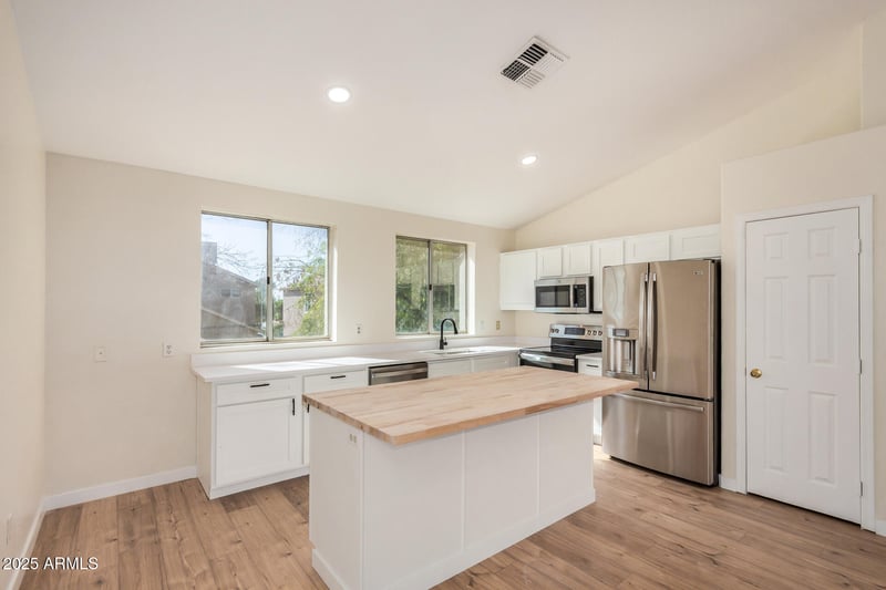 5043 Whitten St, Chandler, AZ 85226