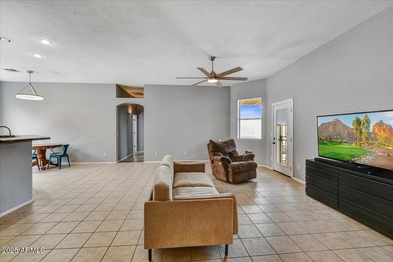 505 Lydia Ln, Phoenix, AZ 85042