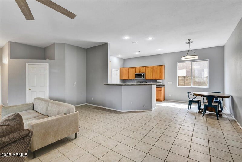 505 Lydia Ln, Phoenix, AZ 85042