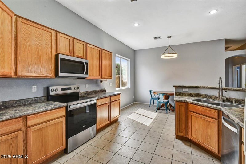 505 Lydia Ln, Phoenix, AZ 85042