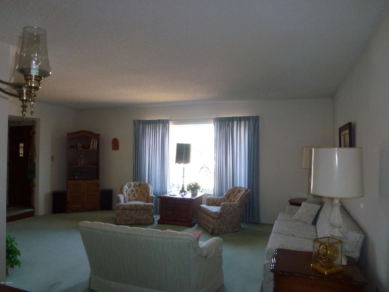 5051 W Echo Ln, Glendale, AZ 85302