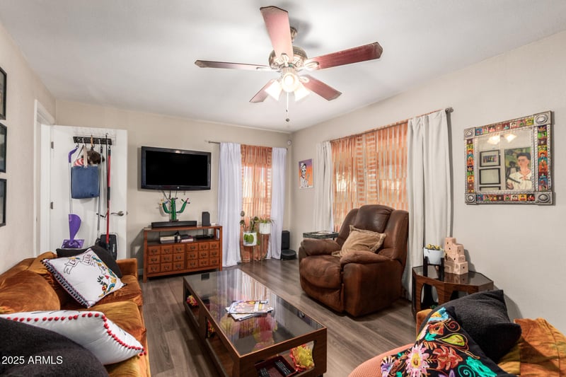 5060 9th St, Phoenix, AZ 85040