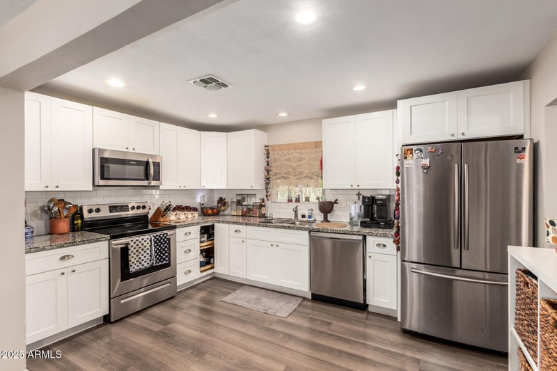5060 9th St, Phoenix, AZ 85040