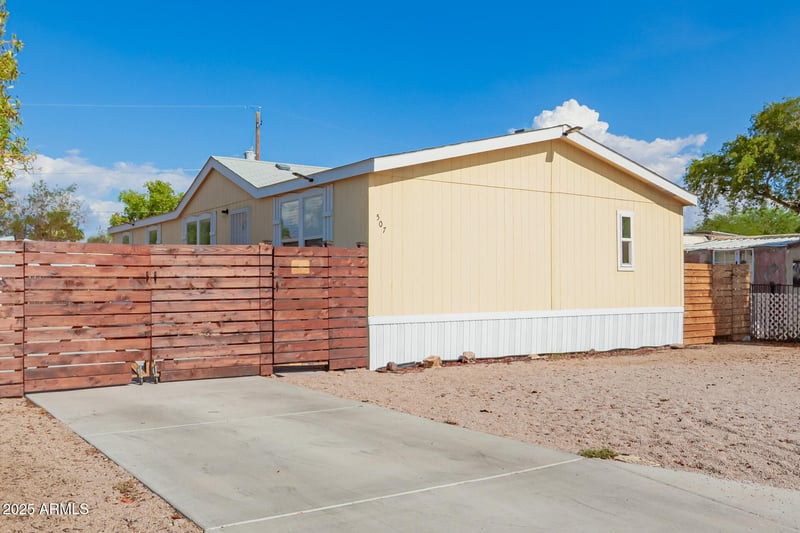 507 99th St, Mesa, AZ 85208