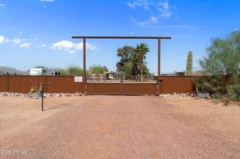 50702 Hector Rd, Aguila, AZ 85320